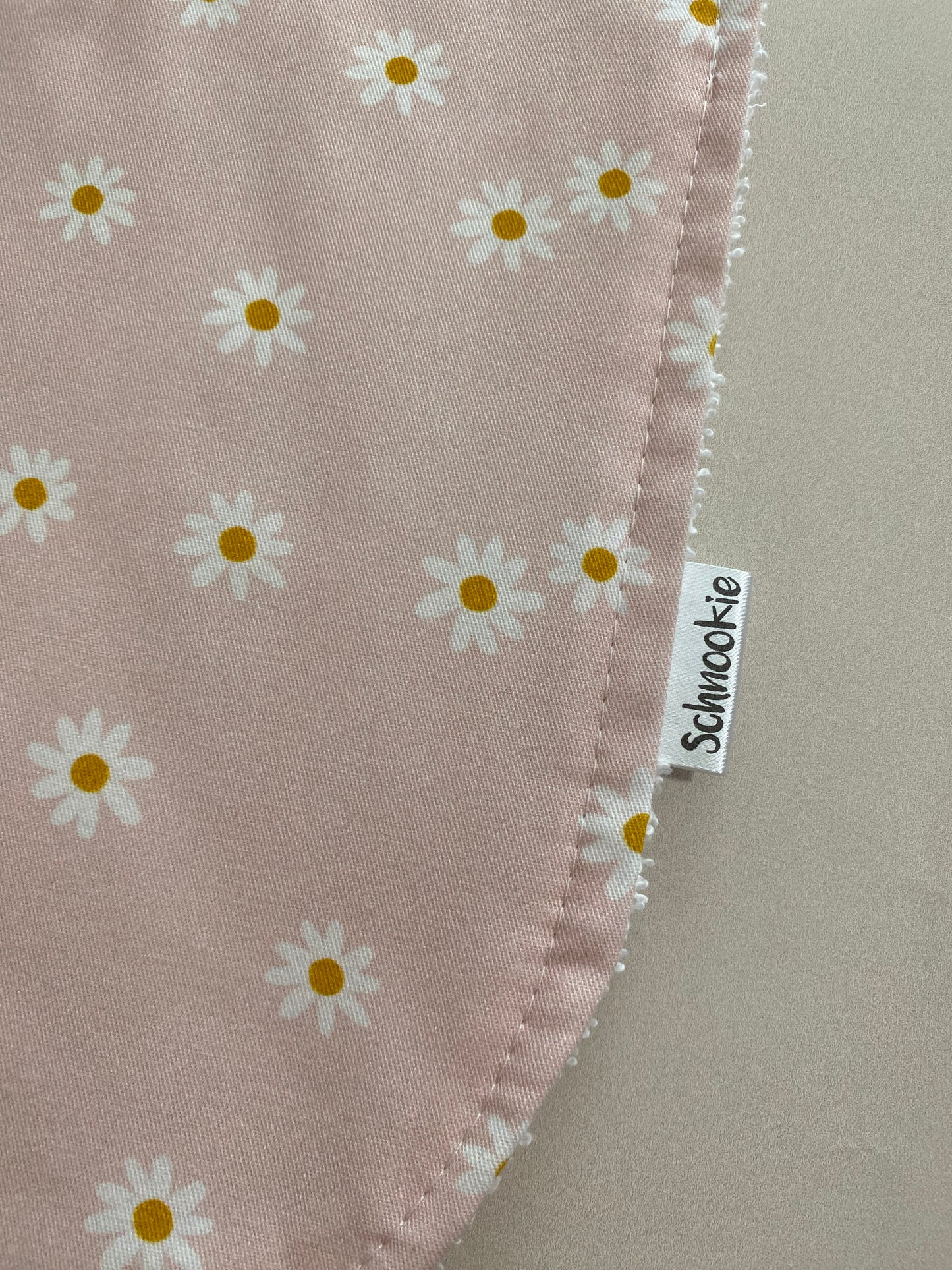 Pink Daisy Super absorbent Bib