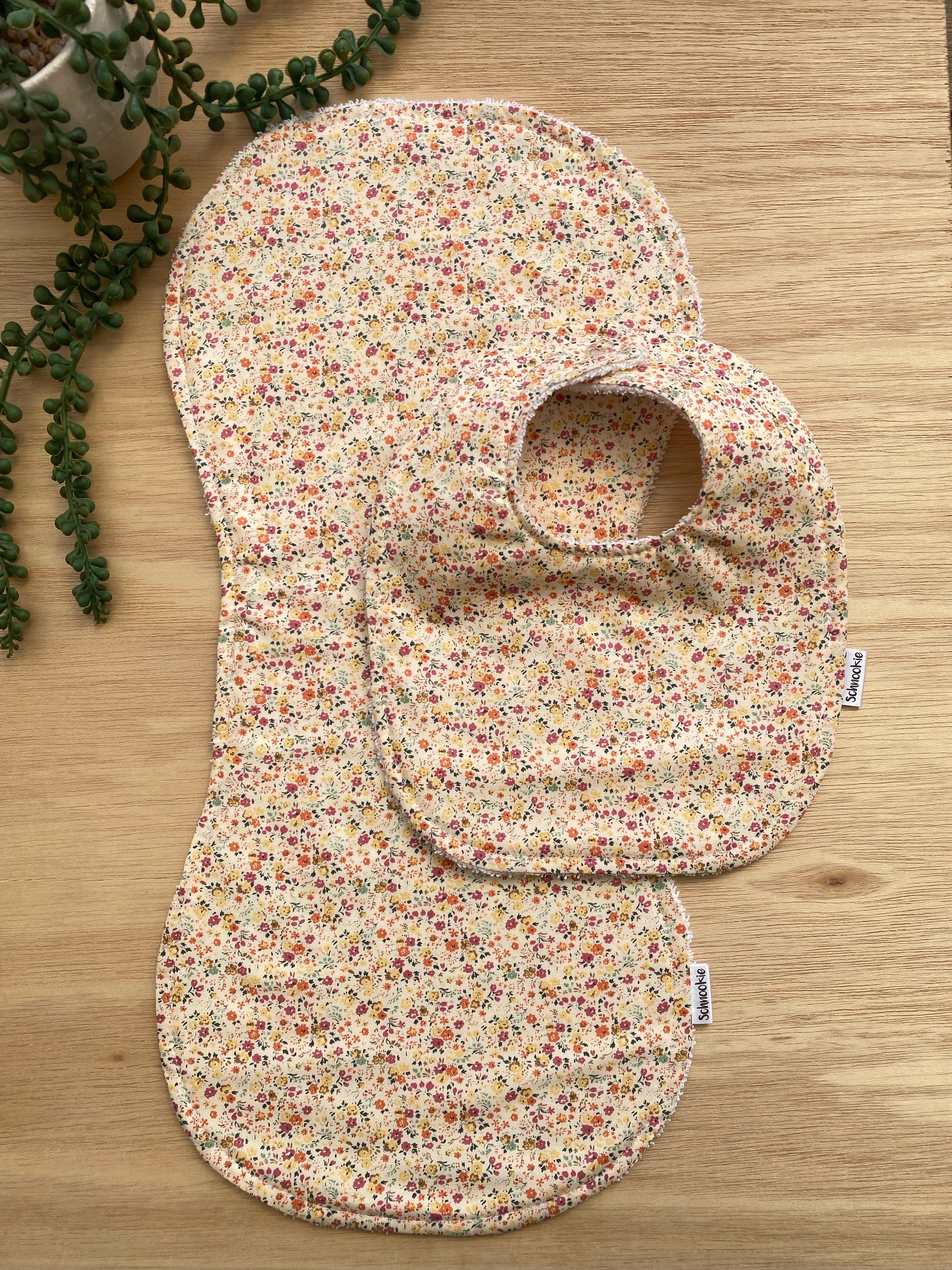 Bib and burp store cloth set